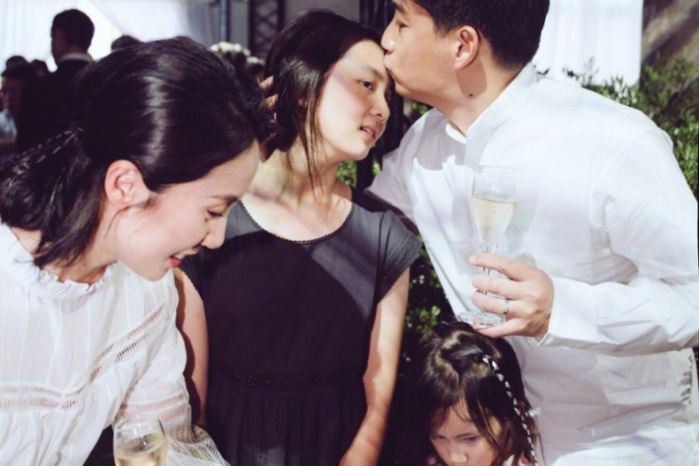 中年老夫妻也能甜如初戀！黃磊＆孫莉：愛情不罕見，長久婚姻裡的愛情才罕見