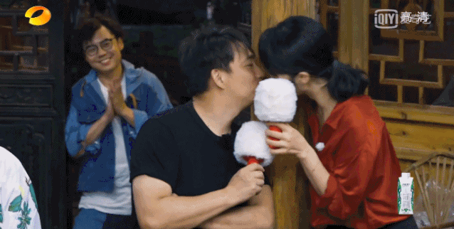 中年老夫妻也能甜如初戀！黃磊＆孫莉：愛情不罕見，長久婚姻裡的愛情才罕見