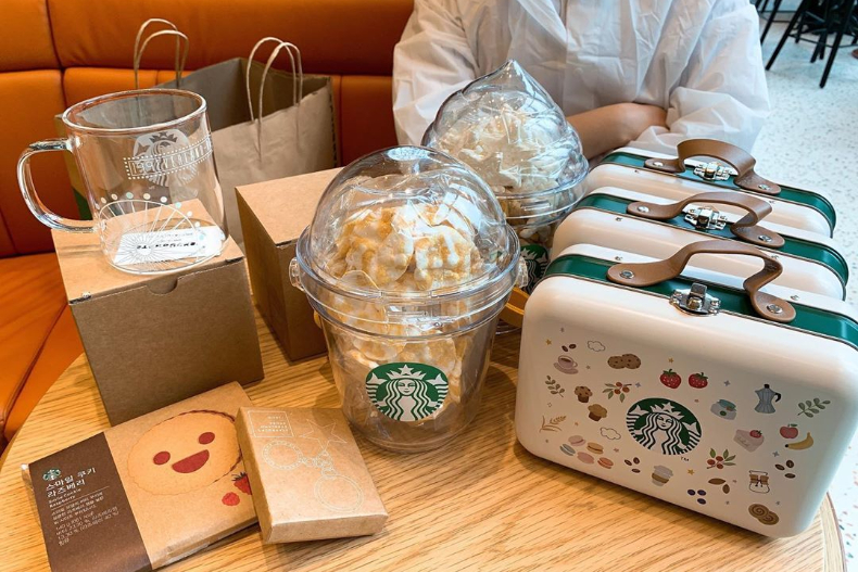 被生火了！STARBUCKS竟推野餐周邊品，手提野餐盒、餅乾桶可愛到太犯規了