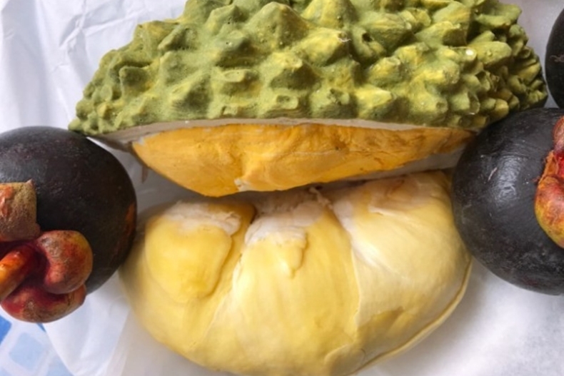 榴槤零錢包造型超逼真！看到就忍不住大喊：「我聞到榴槤味了啦！」