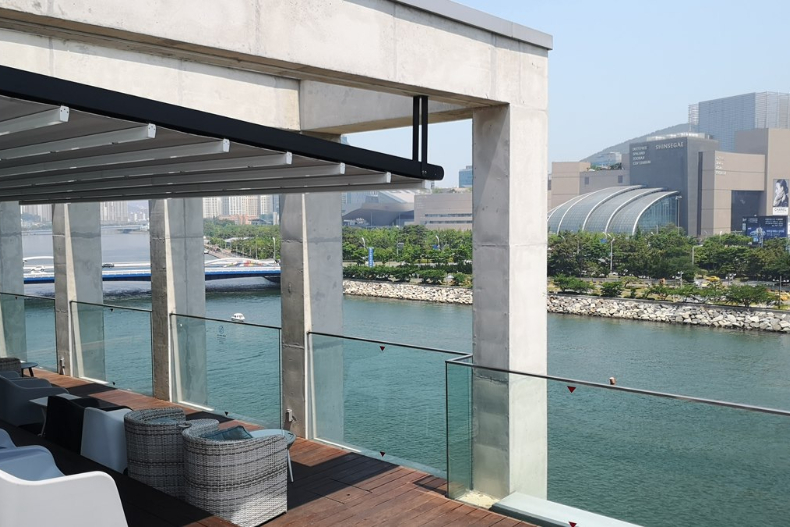 海景、咖啡廳都超級美！釜山「午後的紅茶」還可眺望全球最大百貨