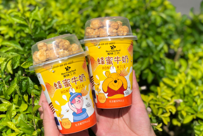 維尼控注意！超商推「爆米花蜂蜜牛奶、初鹿牧場焦糖奶茶」太欠買