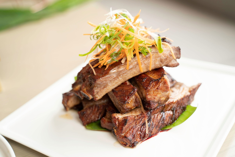 這個月餐廳、飯店太多優惠了吧！9月壽星拿出身分證，還請你吃和牛、明蝦