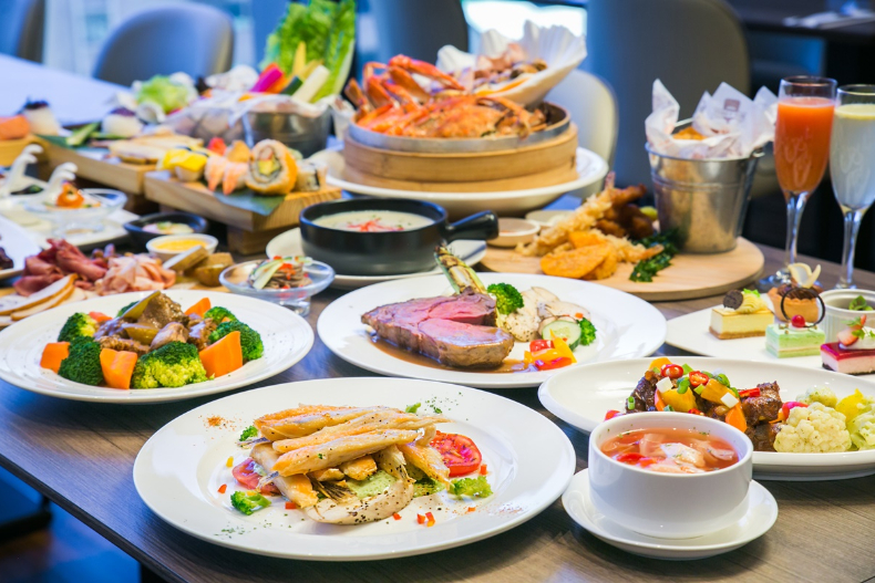 這個月餐廳、飯店太多優惠了吧！9月壽星拿出身分證，還請你吃和牛、明蝦