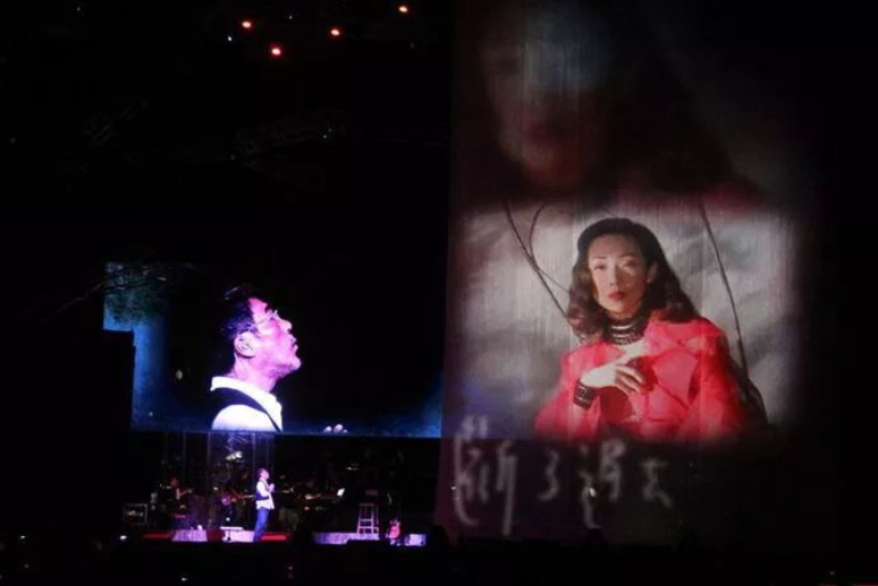 情歌還在，愛已走遠！離婚15年後同框，林憶蓮：你不必抱歉我也不再懷念