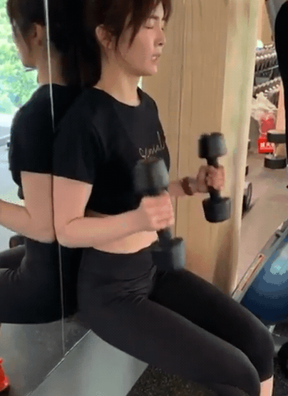 1570179612223 - 1570179612223.gif 3動作把大腿脂肪燒到操灰搭!舒子晨不藏私瘦腿操&減脂菜單來了~