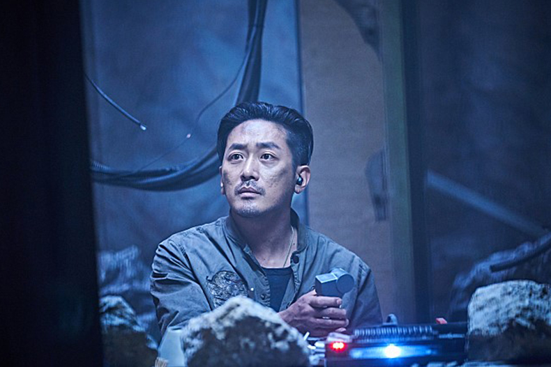 1113 - 1113.jpg 又一神片要在台上映!河正宇、李炳憲、馬東石攜手搶救火山浩劫