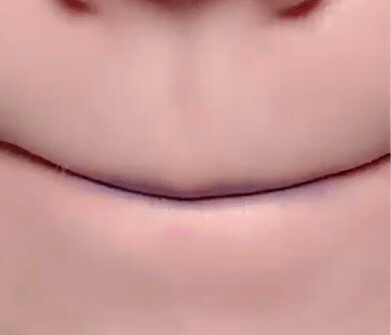 意想不到的配色竟然這麼美～超簡單「花瓣漸變唇」小技巧，讓你不再跟別人撞唇色！