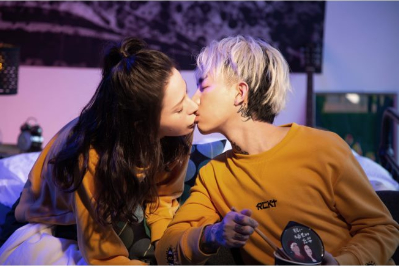 女人這樣值得嗎？扣嫂7年不離不棄，卻換來謝和弦無情：那麼愛哭，像個娘們