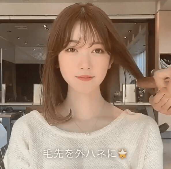 2步驟完成日妞正夯的「美人捲」！5分鐘內搞定，別再說沒時間整理頭髮啦