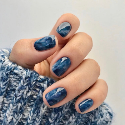7款Pantone「經典藍指彩」必蒐藏，短肥黑手都能一秒顯白顯美