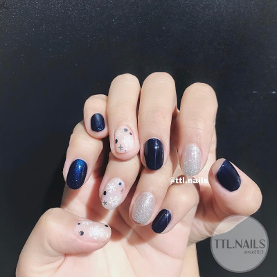 7款Pantone「經典藍指彩」必蒐藏，短肥黑手都能一秒顯白顯美