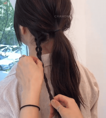 跟著韓妞學這5種低馬尾style！3分鐘內綁好，不整形也能從圓臉變V臉