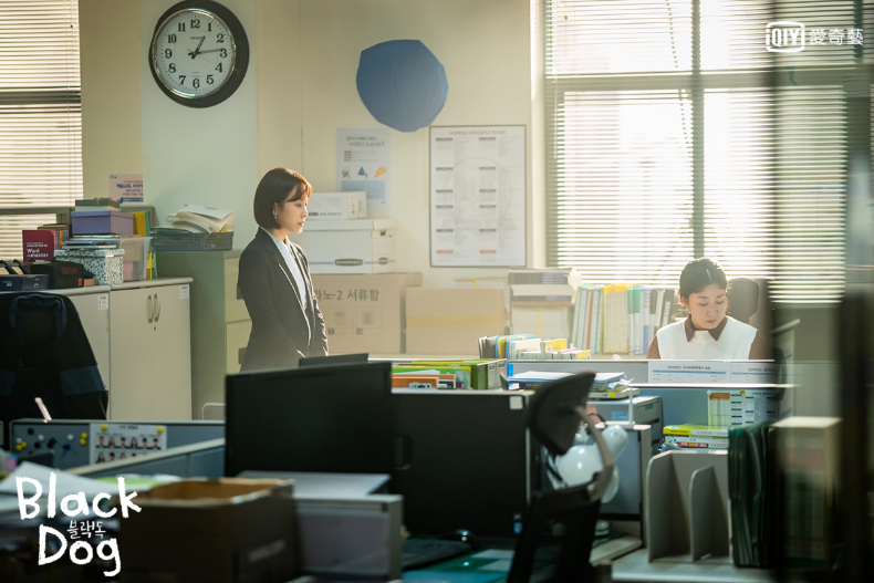 堪稱校園版《未生》！看《Black Dog》菜鳥徐玄振，遇上「瘋狗」羅美蘭