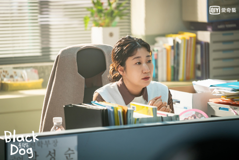 堪稱校園版《未生》！看《Black Dog》菜鳥徐玄振，遇上「瘋狗」羅美蘭