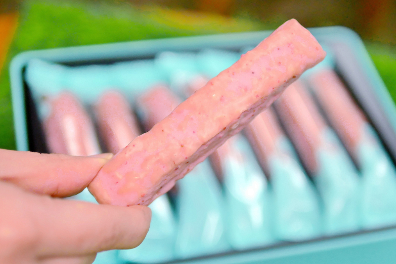 超夯千層酥首推限定口味！喀滋口感、酸甜草莓的組合，只有這裡才買得到