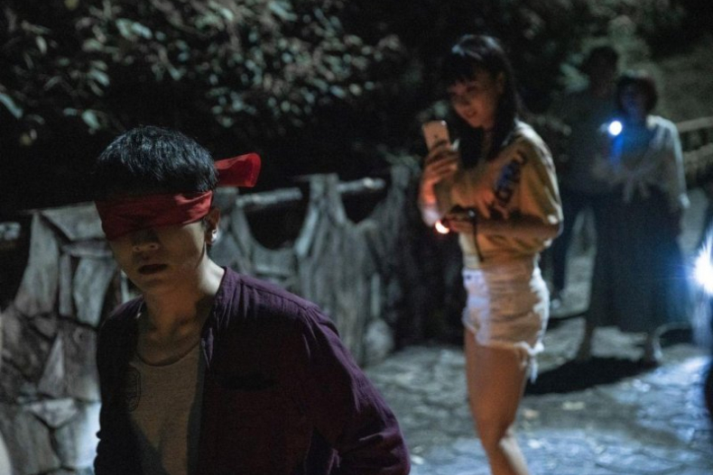你的校園有鬼故事嗎？《女鬼橋》：小心12點一到，她就站在你身後…
