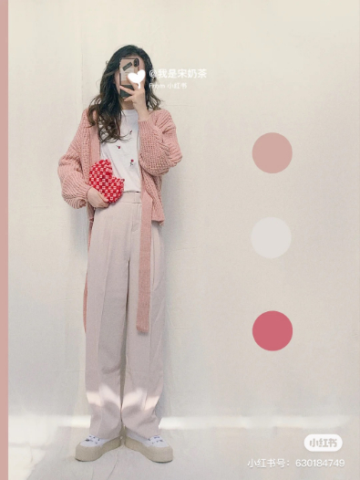 快時尚真的很好買！Zara這5套春季「逆齡穿搭」，讓你顯白又顯瘦