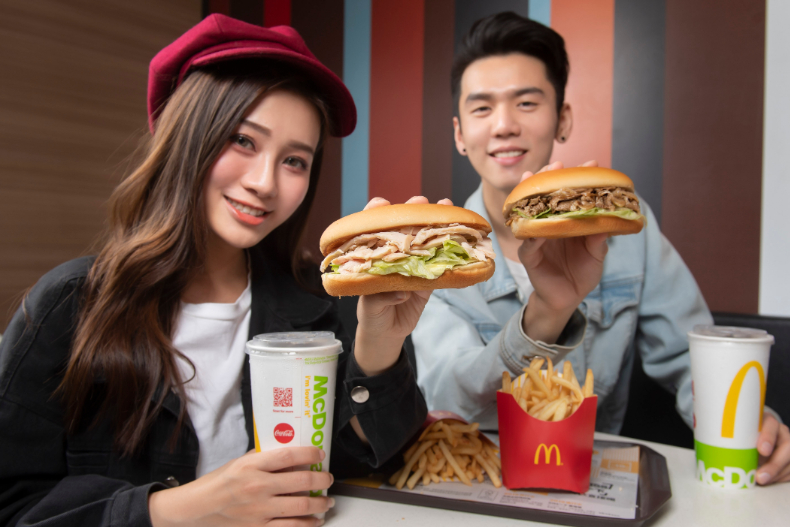 FotoJet (85) - FotoJet (85).jpg 麥當勞「肉多多長堡」6000份免費吃!全新2堡麵包加長、肉片爆量,只賣這35天