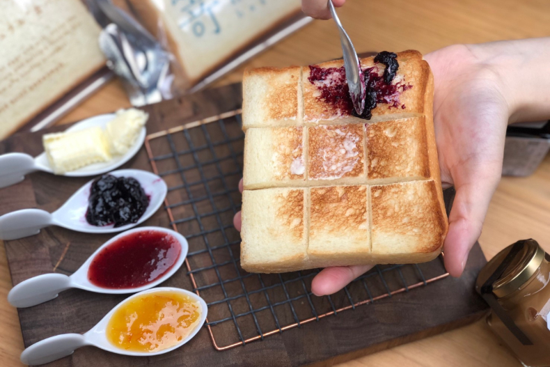 終於不用飛日本！人間必吃美食「生吐司」登台，開幕前4天狂送「極美生吐司」
