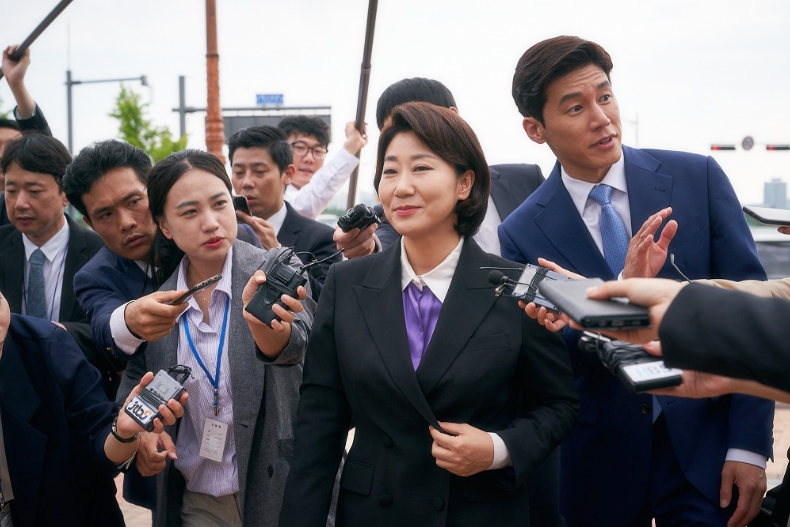 生活曾苦到變賣衣物！「獵豹夫人」羅美蘭靠演技翻身，15年演出40多部電影