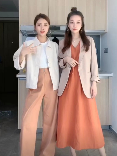 準備衝UNIQLO了！小紅書示範「閨蜜穿搭」，這12種搭法一輩子都受用