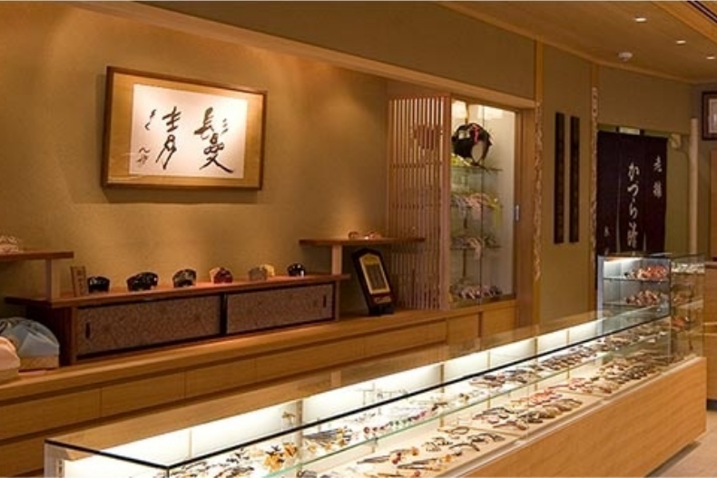 盤點3家不務正業的日本百年老店！這支人氣翻天的護唇膏，本行竟是賣抹茶