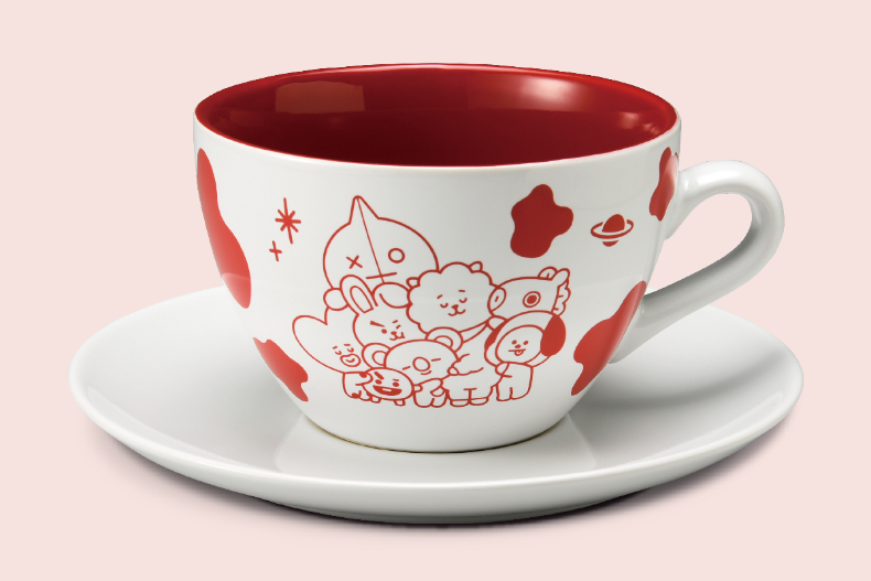 限定BT21「牛乳咖啡杯」萌翻天！亞尼克「超巨生乳捲」好過癮，加碼爆餡芋泥塔