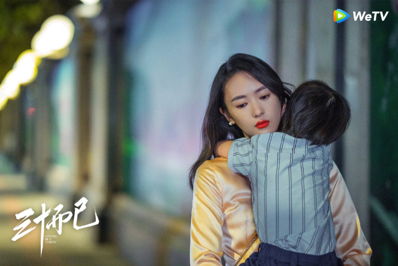 追《三十而已》超過癮！「高貴妃」手撕小三、毒打勢力家長，網讚：人間過「綠」器