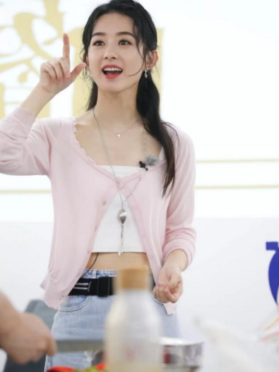 FotoJet (5) - FotoJet (5).jpg 保暖又性感!蔡依林、趙麗穎、Jennie「針織衫」搭配範本,5種穿搭技巧輕鬆駕馭