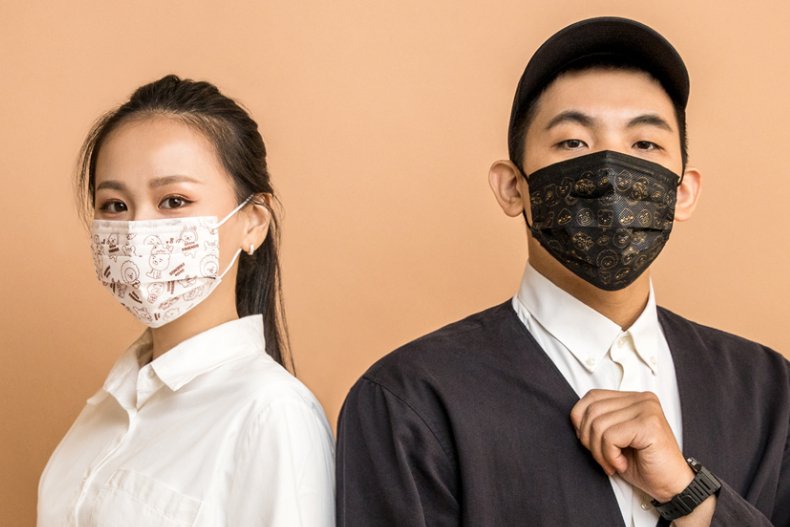 口罩 (2) - 口罩 (2).jpg 全家限定「寶可夢、KAKAO FRIENDS口罩」下週開賣!超萌皮卡丘、粉嫩桃子都要收