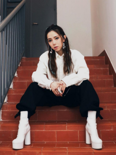 紫 - 紫.jpg 短靴沒穿好更顯腿粗!曾之喬、Ella、宋慧喬「不NG」穿搭示範,4種搭配一定要會