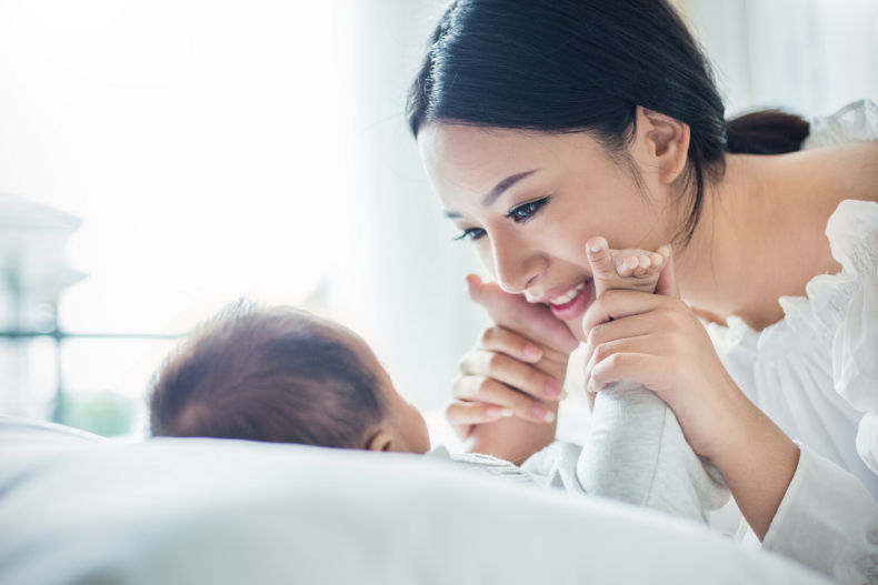 坐完月子「接走孫子不理媳」！婆婆霸道強拆母子，媳婦崩潰：想讓我產後憂鬱？