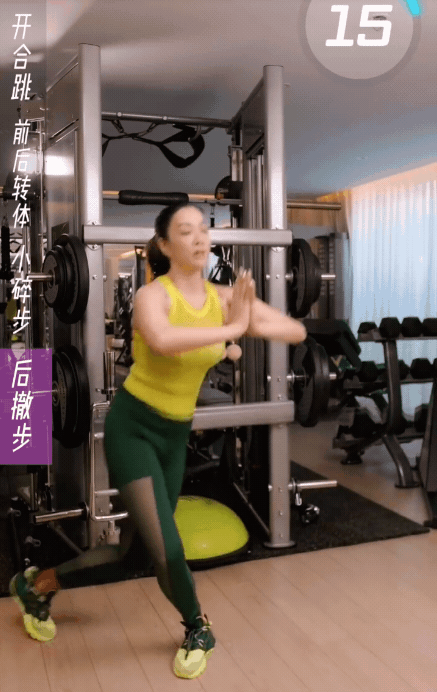 50歲「人魚公主」鍾麗緹超完美身材，靠4分鐘極速燃脂「瘦全身」