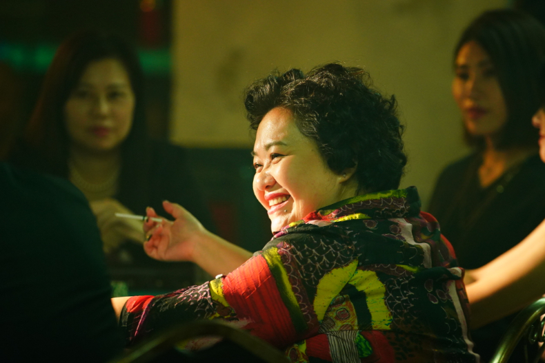 婆婆人設崩壞！鍾欣凌扮「兇狠大姐頭」嗆聲邱澤：終於可以耍壞了