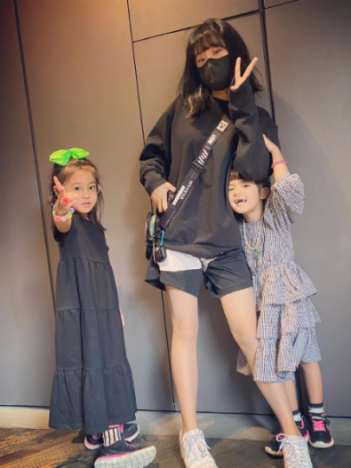 波妞愛漂亮要求穿「公主裝」慶生!賈靜雯吐嘈:妳很不適合公主造型…