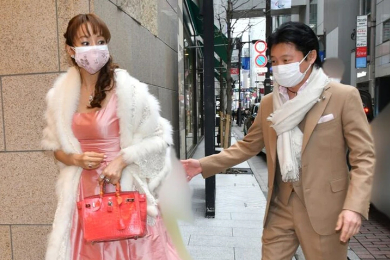 女星「炫富」到顧人怨！老公為她買下整間愛馬仕慶生、女兒怕遲到就用直升機接送