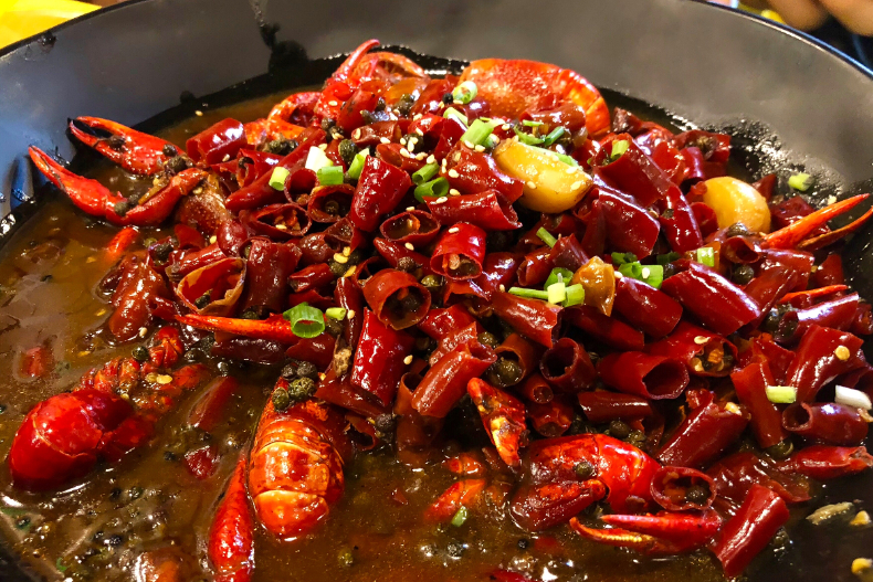 總是忍不住想吃巧克力?渴望這5種食物,其實是身體缺乏營養素的警訊