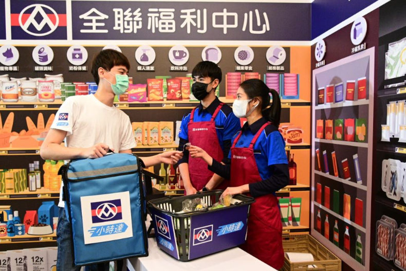 家樂福連16天上百商品「買一送一」！全聯中元普渡「12大優惠」免費狂送660元
