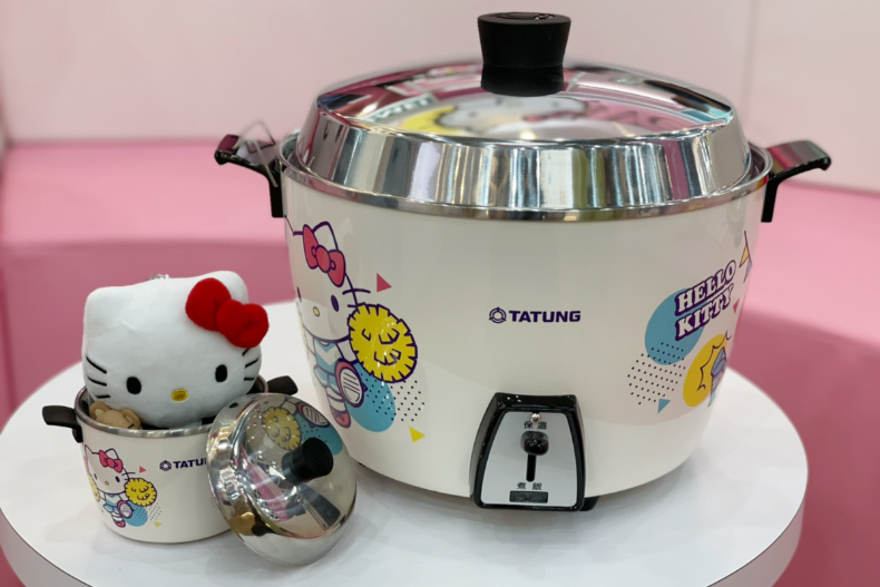 純白青春系「Kitty電鍋」一定要收！全國電子Ｘ三麗鷗首間聯名店，獨家提袋、口罩只送不賣