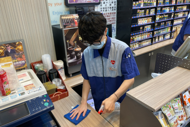 不斷更新／超商、全聯不借廁所！麥當勞、IKEA即日起「實名制」，賣場防疫新規必看