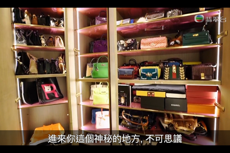 ▲關之琳的精品包擺滿整個櫃子
