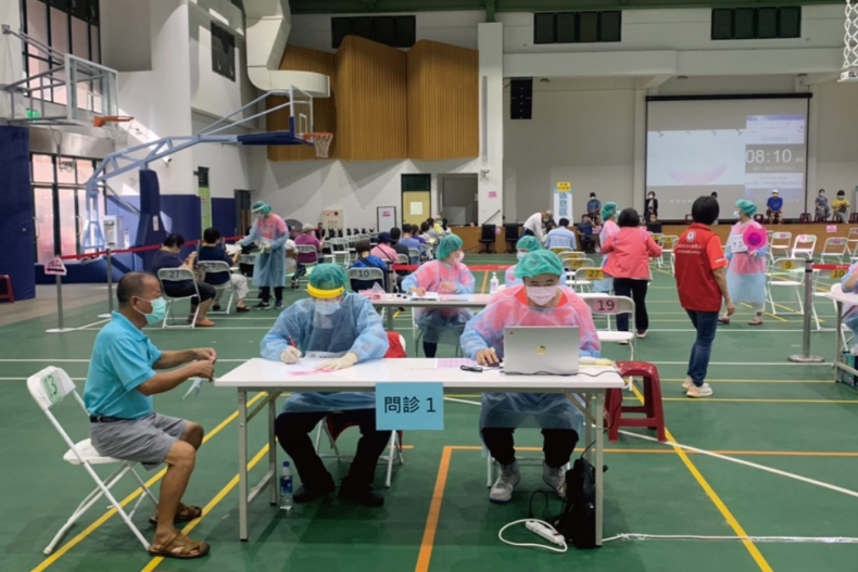 38歲以上本週可打疫苗了！明日起三大類人收「預約簡訊」，３天內預約即可施打