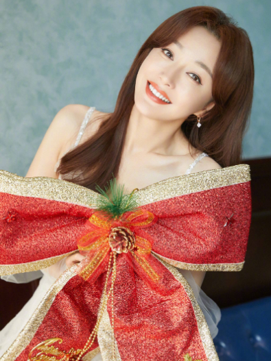秦嵐42歲生日「甜擁金城武慶祝」！回顧「最美皇后」單身金句：為結婚而結婚，是不負責任
