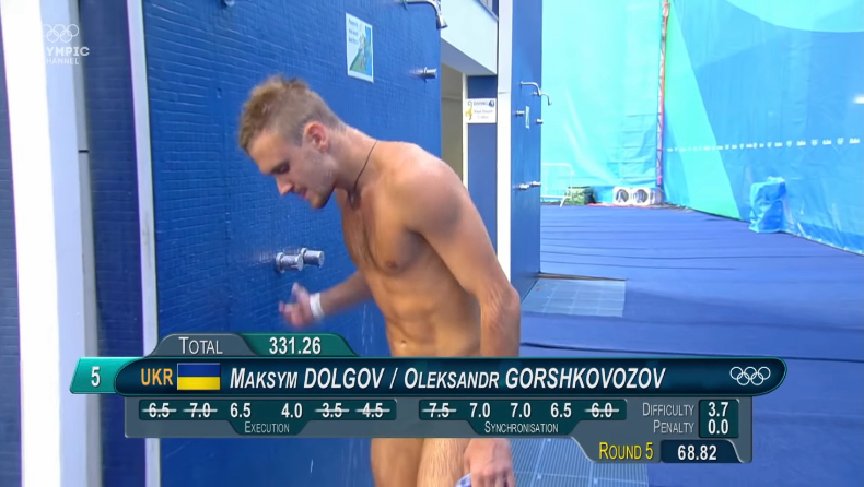 東奧跳水比賽「萬惡計分板」來囉！冰塊腹肌＋全裸入鏡，一起看小鮮肉來顧目睭～