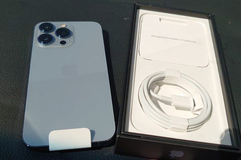 好市多就有iPhone 13！免排隊甜甜價現省1000元，天峰藍實體「淡亮Elsa藍」掀暴動