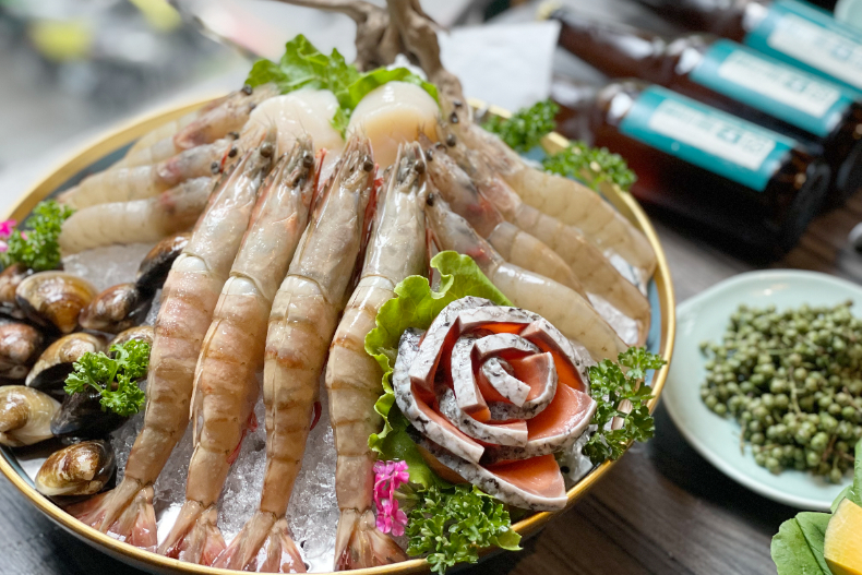 連續1個月麻辣鍋「滿千送千」爽嗑超划算！先吃全台首創麻系甜點「青花驕冰淇淋」