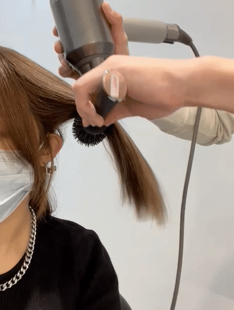 開箱專業髮型師最愛的美髮工具－梳子篇！Ryan：圓梳吹蓬度、吹捲、吹直、吹亮都超好用