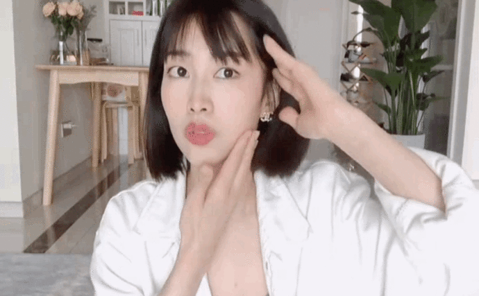 4 - 4.gif 網友實測真有效!偷學日本小顏整骨3招「淡化法令紋」,連下顎線也變清晰