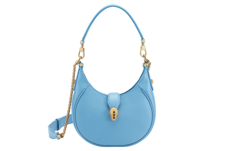 ▲BVLGARI Serpenti Hobo 尼加拉藍寶⽯⾊⼩⽜⽪新⽉包，NT.61,700